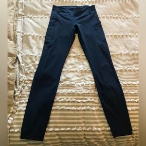 Lululemon, size 4 workout, 7/8 leggings!